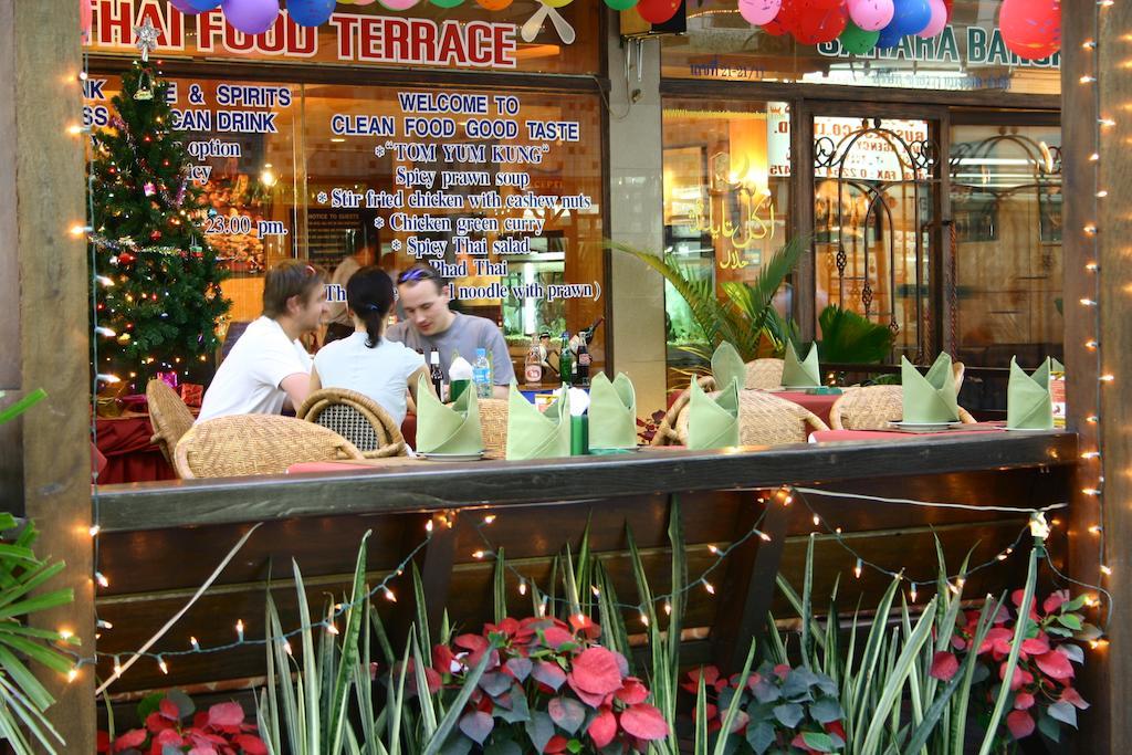 Bangkok Sahara Hotel Exterior foto
