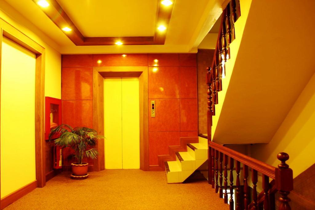Bangkok Sahara Hotel Exterior foto